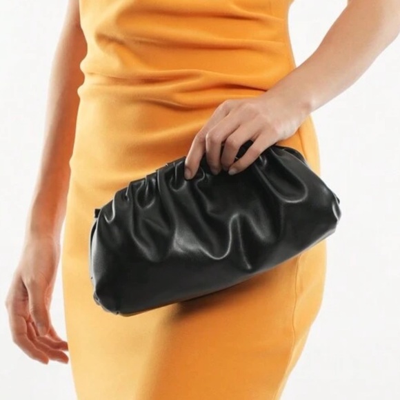 Black Clutch - Picture 1 of 4